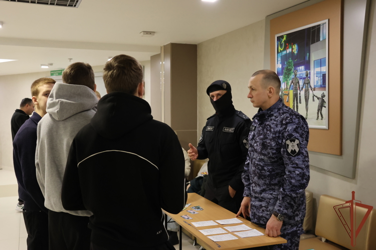 Росгвардейцы поприветствовали участников всероссийского турнира «Вершина» в Курске