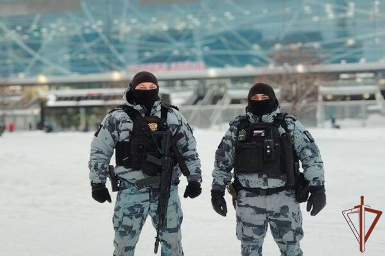 В Москве росгвардейцы обеспечили безопасность матча КХЛ 