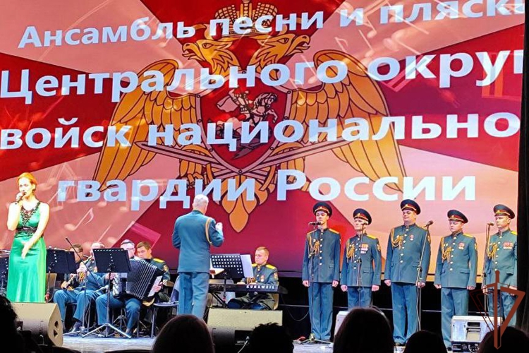 Артисты ансамбля песни и пляски Центрального округа Росгвардии выступили в Калуге