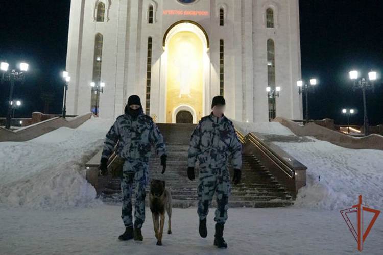 На Дальнем Востоке росгвардейцы обеспечили безопасность в канун Рождества Христова