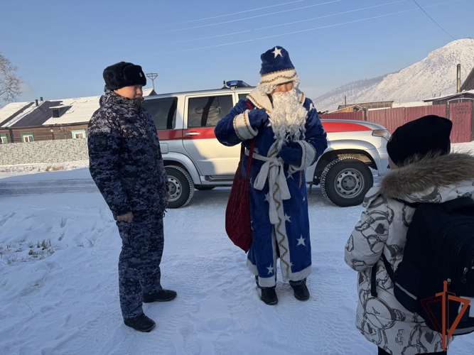 Росгвардейцы на Дальнем Востоке продолжают участие в новогодних акциях