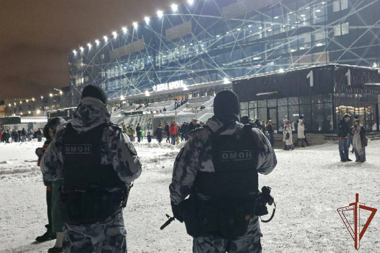 Росгвардейцы обеспечили безопасность хоккейного матча в Москве 