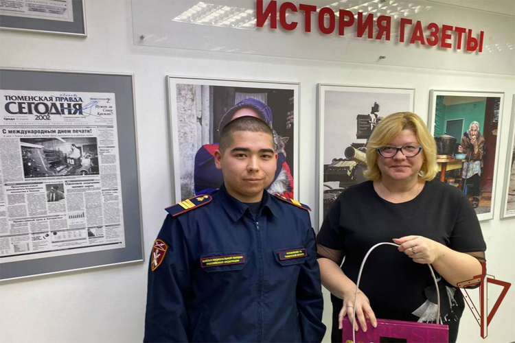 На Урале росгвардейцы поздравили представителей СМИ с Днем российской печати