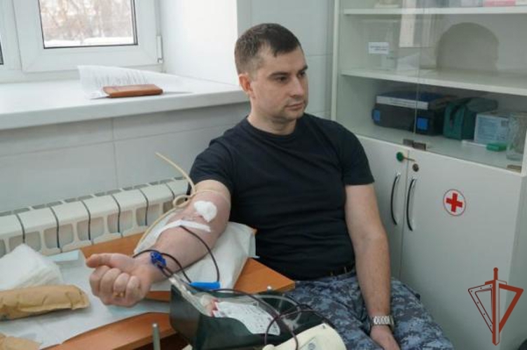 В Ульяновске росгвардейцы пополнили региональный банк донорской крови (видео)