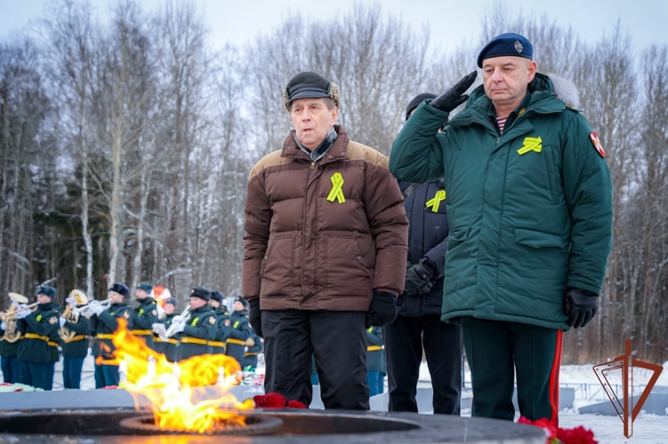 Военнослужащие и сотрудники Северо-Западного округа Росгвардии почтили память погибших защитников Ленинграда