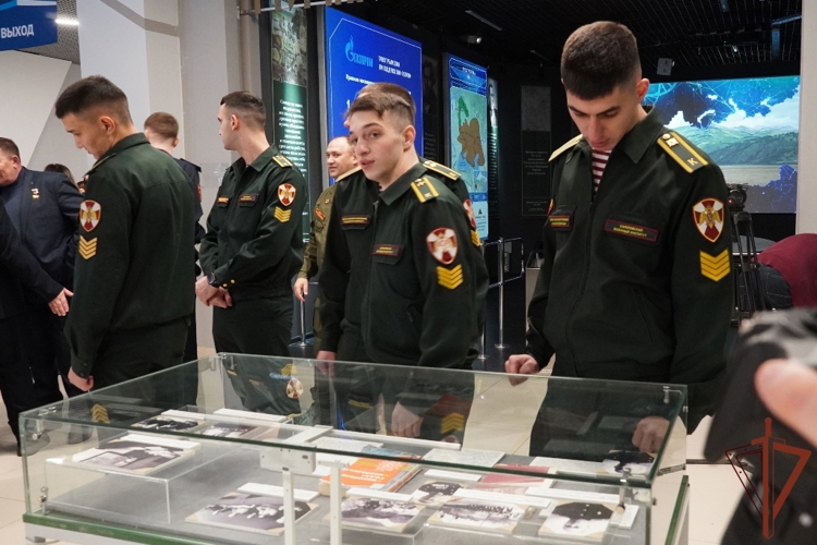  В Саратове открыта масштабная мультимедийная выставка «Росгвардия. История и современность», посвященная юбилею ведомства (видео)