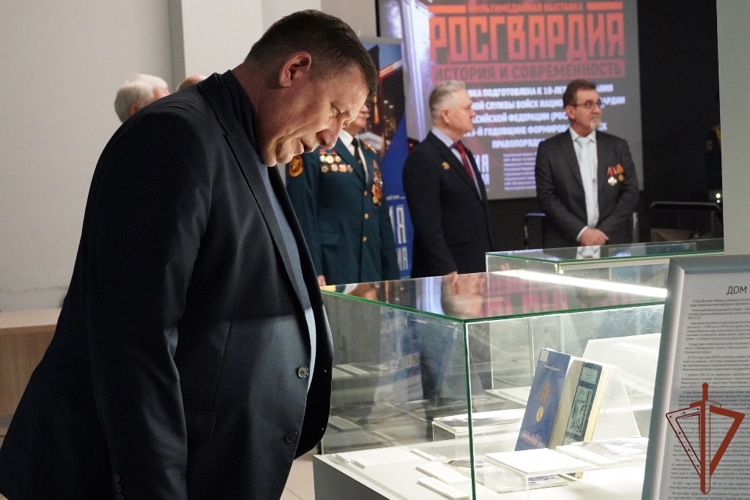  В Саратове открыта масштабная мультимедийная выставка «Росгвардия. История и современность», посвященная юбилею ведомства (видео)