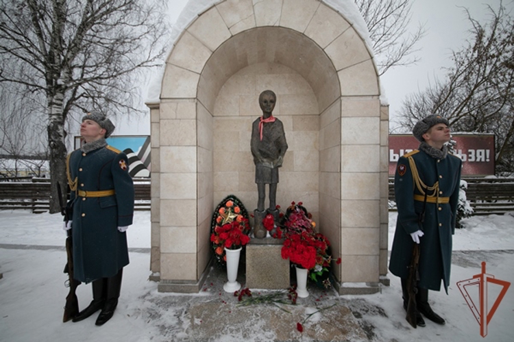 В Нижегородской области росгвардейцы почтили память ленинградской школьницы Тани Савичевой