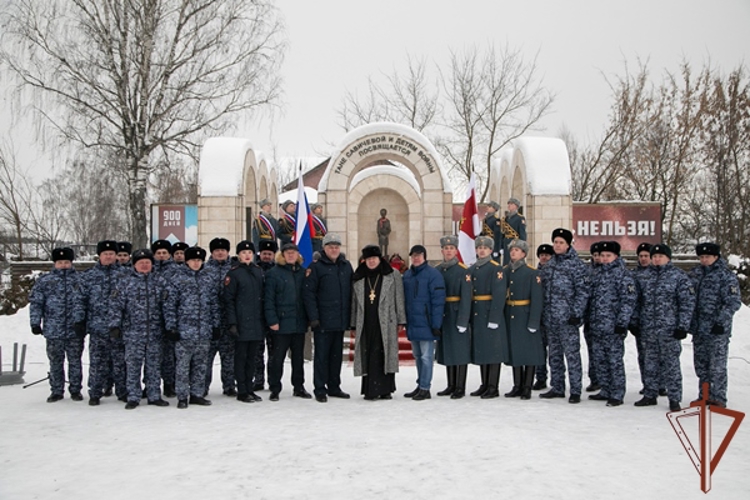 В Нижегородской области росгвардейцы почтили память ленинградской школьницы Тани Савичевой