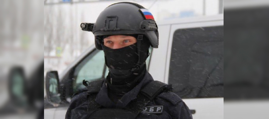 В Зауралье при содействии СОБР Росгвардии задержаны подозреваемые в хищении выплат участникам СВО (видео)
