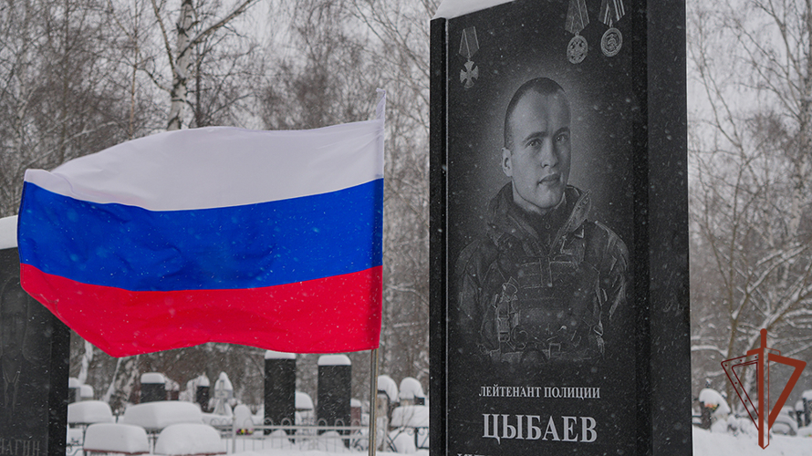 В Пензе сотрудники СОБР «Агат» почтили память погибшего при исполнении долга боевого товарища