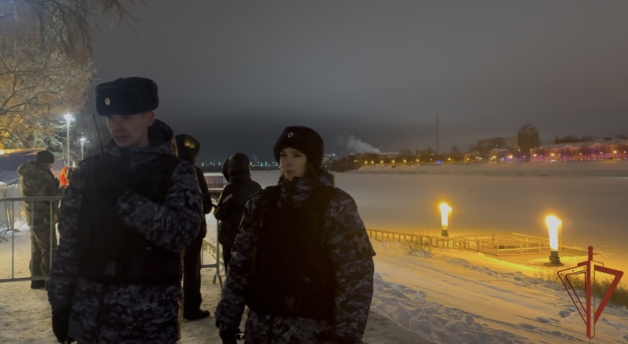 В Центральной России военнослужащие и сотрудники Росгвардии обеспечили безопасность и правопорядок во время Крещенских богослужений