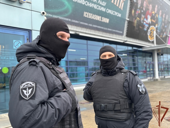 В Санкт-Петербурге и Череповце росгвардейцы обеспечили безопасность хоккейных матчей
