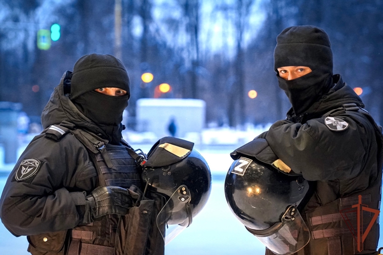 Росгвардейцы обеспечили безопасность матча КХЛ в Санкт-Петербурге