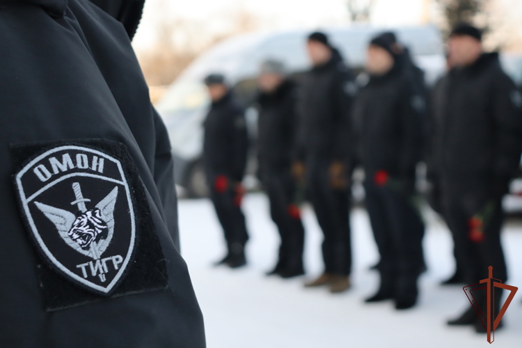 В Хабаровске росгвардейцы почтили память Героев России, погибших при исполнении служебного долга