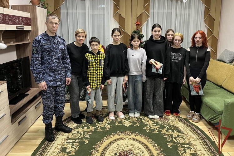 В Республике Коми прошла акция «Росгвардейский Дед Мороз»
