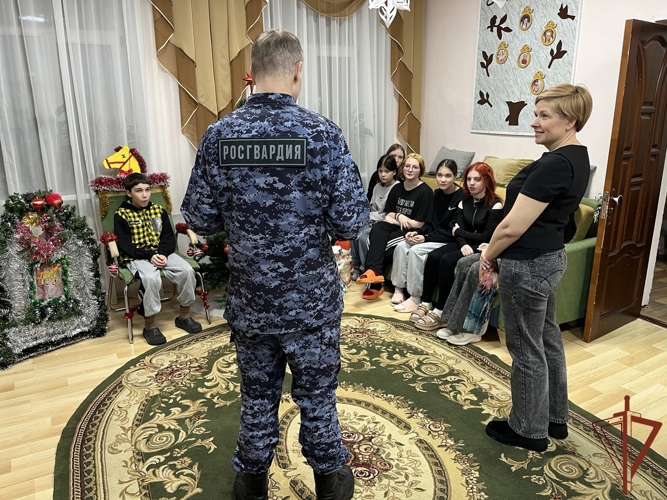 В Республике Коми прошла акция «Росгвардейский Дед Мороз»