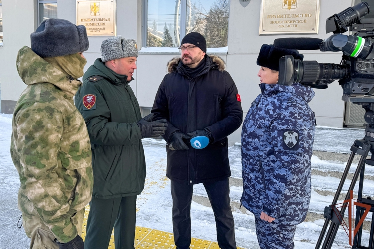 Представители Росгвардии поздравили журналистов Сибири с Днём российской печати
