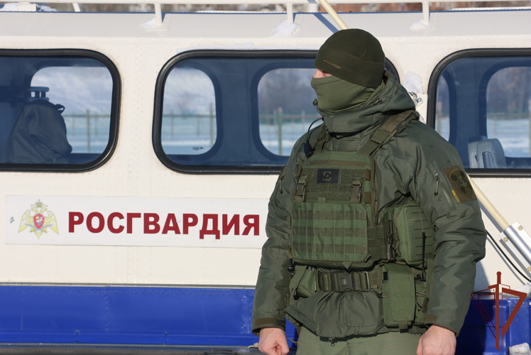 Росгвардейцы обеспечили безопасность граждан в период празднования Нового года в Сибири