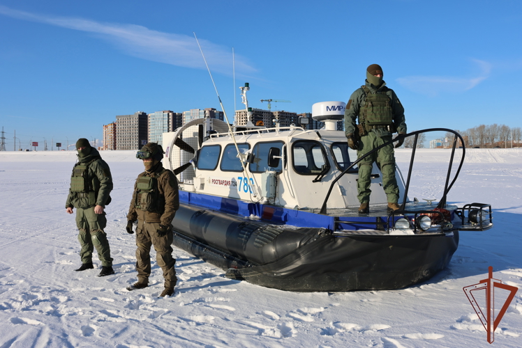 Росгвардейцы обеспечили безопасность граждан в период празднования Нового года в Сибири