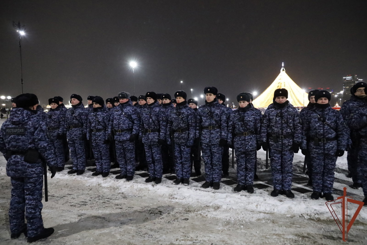 Росгвардейцы обеспечили правопорядок во время празднования Нового года в регионах Приволжья