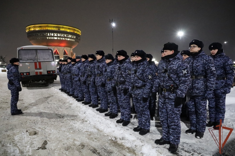 Росгвардейцы обеспечили правопорядок во время празднования Нового года в регионах Приволжья