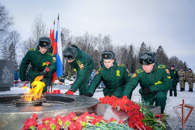 Военнослужащие и сотрудники Северо-Западного округа Росгвардии почтили память погибших защитников Ленинграда