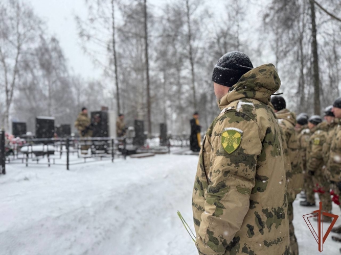 В Ярославле росгвардейцы почтили память коллег, павших при исполнении служебного долга