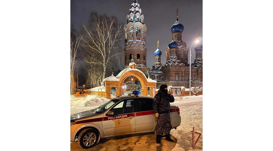 В Центральной России военнослужащие и сотрудники Росгвардии обеспечили безопасность и правопорядок во время Крещенских богослужений