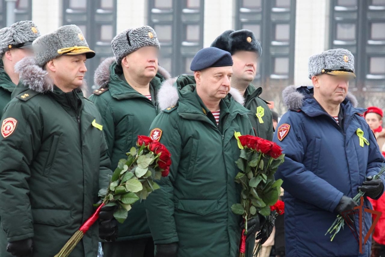 Военнослужащие и сотрудники Северо-Западного округа Росгвардии почтили память погибших защитников Ленинграда 