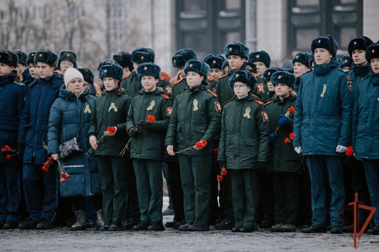 Военнослужащие и сотрудники Северо-Западного округа Росгвардии почтили память погибших защитников Ленинграда 