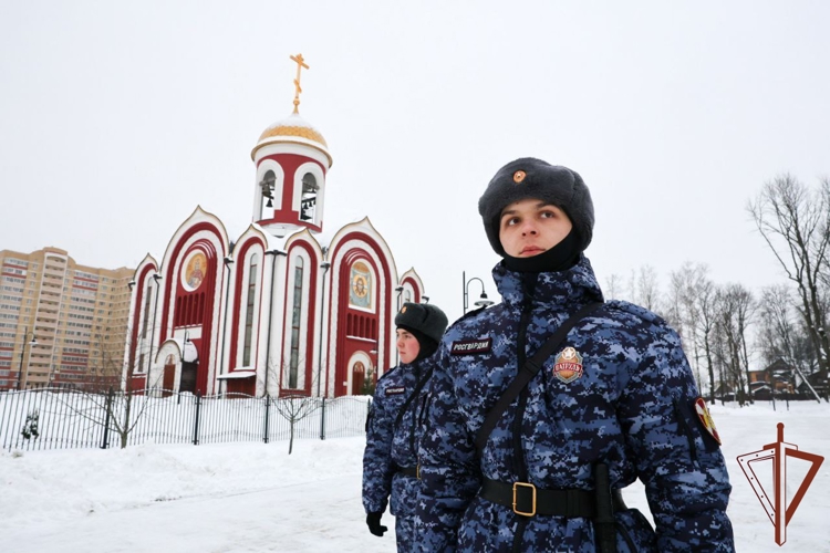 В главном храме Росгвардии прошло крещенское богослужение (видео)
