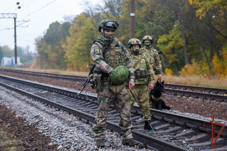 Инженеры Росгвардии за год выполнили более 50 тысяч служебно-боевых задач в районах проведения СВО и КТО (видео)