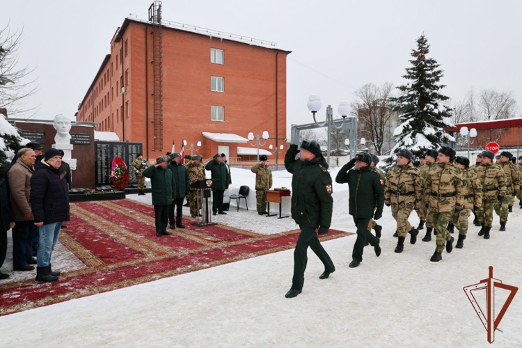 В ЦИТО Росгвардии почтили память воинов-инженеров, погибших при исполнении воинского долга