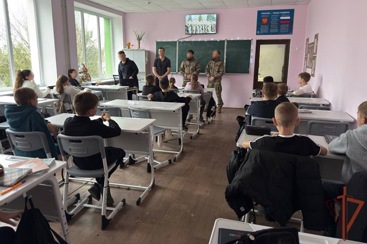Росгвардейцы провели встречи с молодёжью в Херсонской и Запорожской областях   