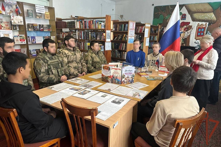 Росгвардейцы провели встречи с молодёжью в Херсонской и Запорожской областях