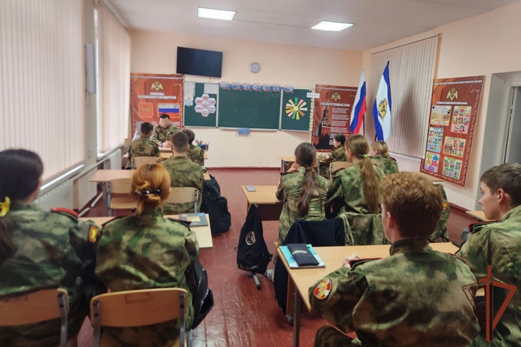 Росгвардейцы провели встречи с молодёжью в Херсонской и Запорожской областях   