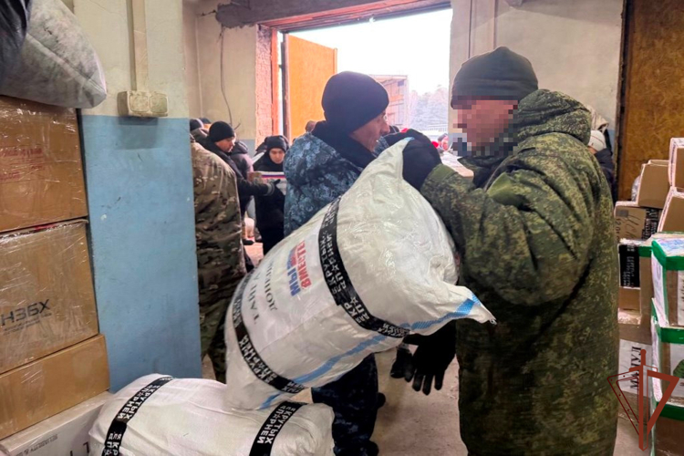 Росгвардейцы в Томской области приняли участие в отправке рождественской гуманитарной помощи в зону СВО