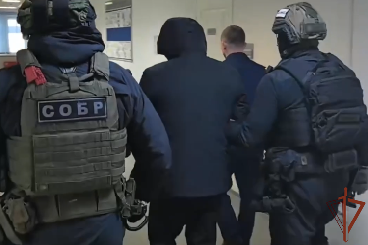 При содействии СОБР Росгвардии в Мурманске пресечена дача взятки должностному лицу (видео)