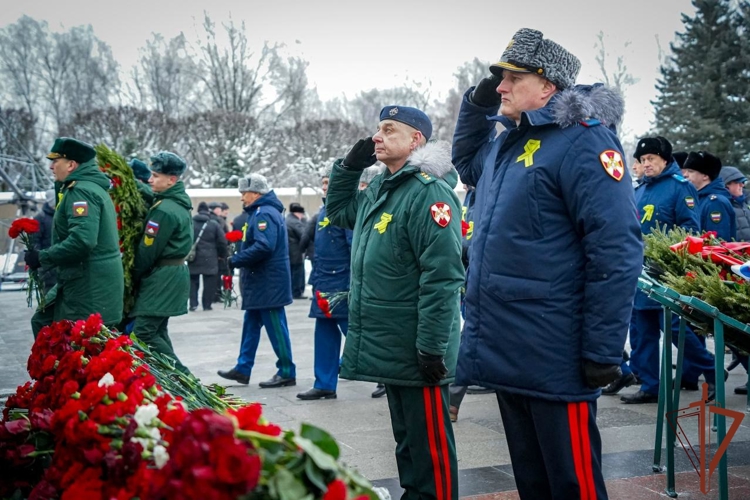 Росгвардейцы почтили память защитников и жителей блокадного Ленинграда