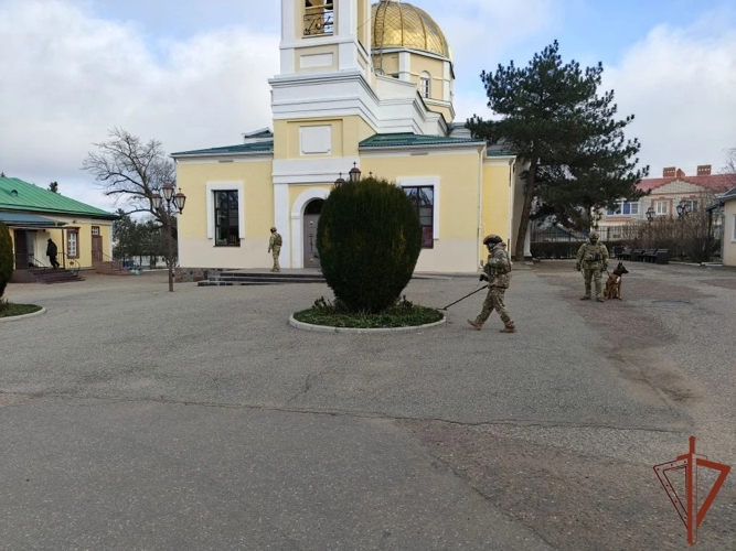Военнослужащие и сотрудники Южного округа Росгвардии обеспечили безопасность граждан во время празднования Рождества Христова