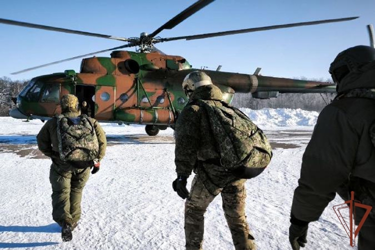 В Росгвардии прошли тренировки спецназа по десантированию