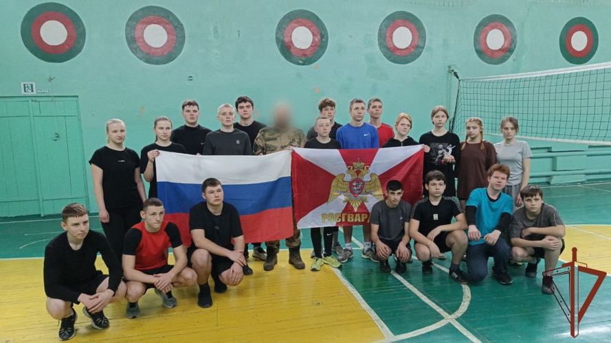 В Луганской Народной Республике росгвардейцы организовали школьный турнир по волейболу