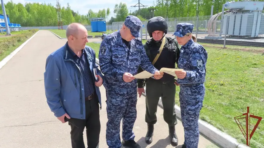 Сотрудники подразделений государственного контроля и лицензионно-разрешительной работы Росгвардии отмечают профессиональный праздник (видео)