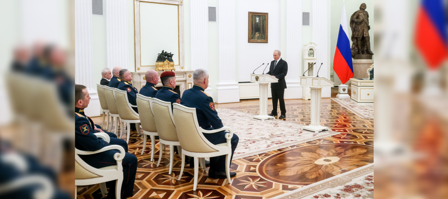 Президент России Владимир Путин вручил государственные награды офицерам Росгвардии (видео)
