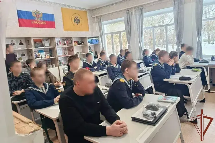 Росгвардейцы провели патриотические встречи со школьниками в Херсонской и Запорожской областях