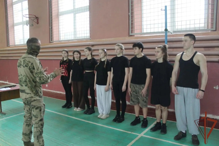 В Луганской Народной Республике Росгвардия организовала и провела военно-спортивный конкурс «Готов к защите Родины»