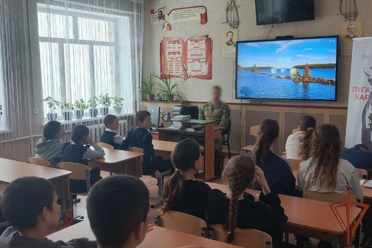 В ЛНР росгвардейцы провели цикл патриотических мероприятий к 10-летию образования ведомства