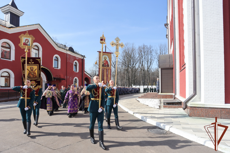 В главном храме Росгвардии состоялось богослужение, посвященное дню войск национальной гвардии