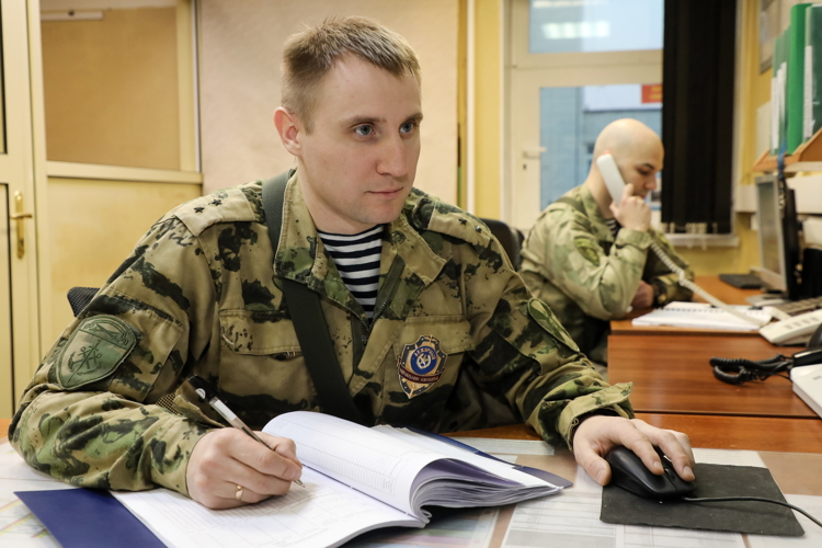 Часовые полярных ночей. Фотоальбом